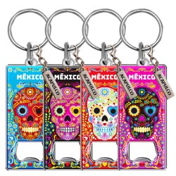 Llavero destapador de metal con una calavera. Souvenir de Acapulco, México.