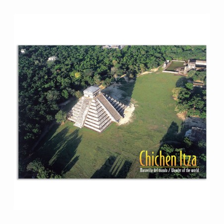 Tarjeta postal con vista aerea de la Pirámide de Chichen Itza, souvenir y recuerdo de Cozumel, Mexico