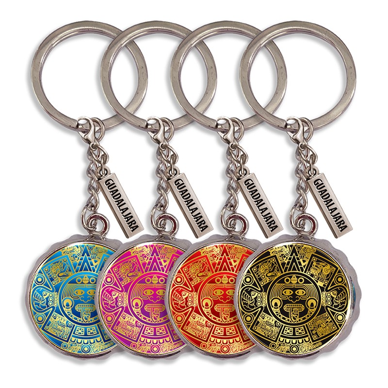 Llavero corcholata de metal calendario Azteca, Souvenir de Guadalajara, México.