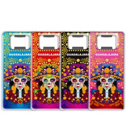 Destapador de metal con una catrina. Souvenir de Guadalajara, México.