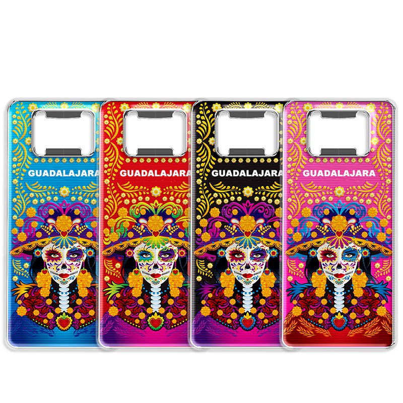 Destapador de metal con una catrina. Souvenir de Guadalajara, México.