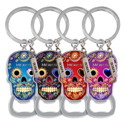 Llavero destapador de metal en forma de calavera. Souvenir de Ixtapa, México.