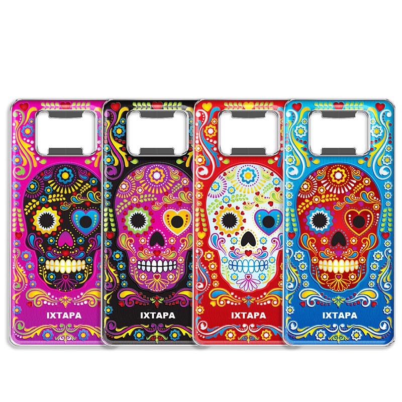 Destapador de metal con una calavera. Souvenir de Ixtapa, México.