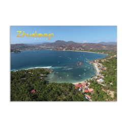Tarjeta postal con vista aerea de la bahia De Zihuatanejo, souvenir y recuerdo de Ixtapa, México
