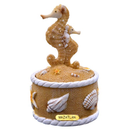 Alhajero de resina y arena con un caballito de mar, souvenir y recuerdo de Mazatlan, Mexico.
