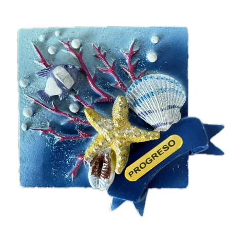 Magneto de resina con unas conchas y un coral. Souvenir de Yucatan, México