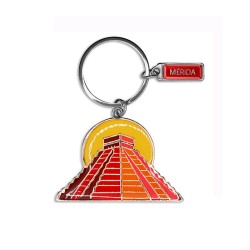 Llavero de metal en forma de la pirámide de Chichen Itza. Souvenir de Merida, Yucatan, Mexico