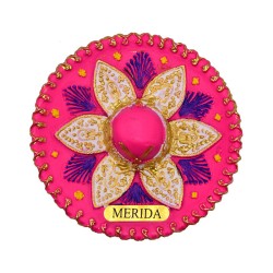 Magneto de resina en forma de un sombrero charro. Souvenir, recuerdo de Merida, Mexico