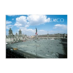Tarjeta postal con vista del zocalo, souvenir y recuerdo de la Ciudad de México, CDMX.