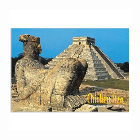 Tarjeta postal con el Chac Mool y la pirámide de Chichen Itza, souvenir y recuerdo de la Ciudad de México, CDMX.