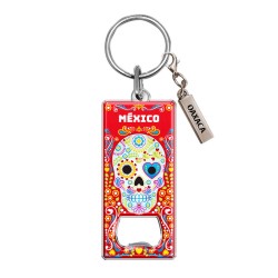 Llavero destapador de metal con una calavera. Souvenir de Oaxaca, México.