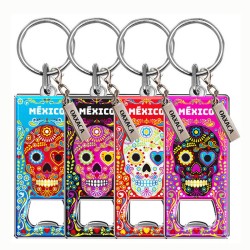 Llavero destapador de metal con una calavera. Souvenir de Oaxaca, México.