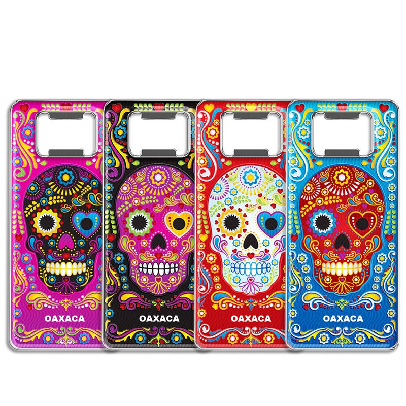 Destapador de metal con una calavera. Souvenir de Oaxaca, México.