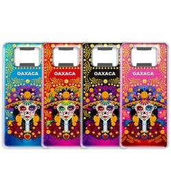 Destapador de metal con una catrina. Souvenir de Oaxaca, México.