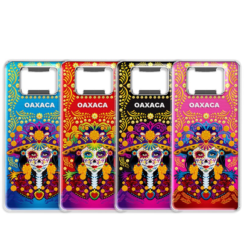 Destapador de metal con una catrina. Souvenir de Oaxaca, México.
