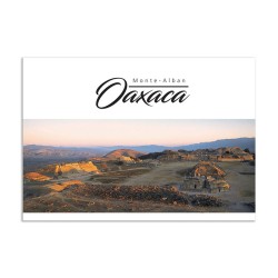Tarjeta postal de Monte Alban al amanecer, souvenir y recuerdo de Oaxaca, México.