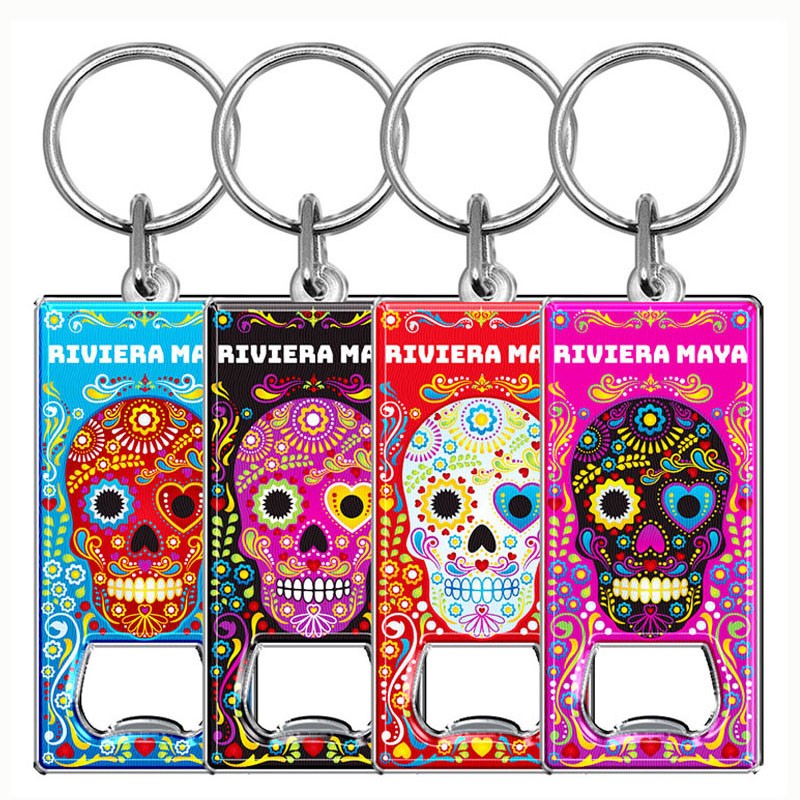 Llavero destapador de metal con calavera. Souvenir de la Riviera Maya, México