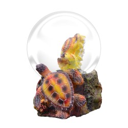 Esfera de nieve con una tortuga. Souvenir, recuerdo de la Riviera Maya, México