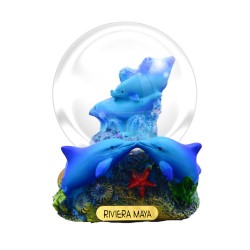 Esfera de nieve con un Delfin.  Souvenir, recuerdo de la Riviera Maya, México