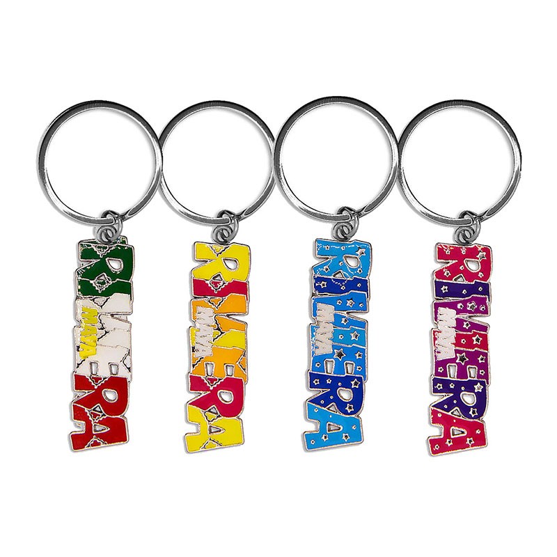 Llavero de metal con el nombre de "Riviera Maya". Souvenir de la Riviera Maya, México