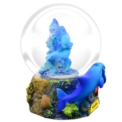 Esfera de nieve con un Delfin.  Souvenir, recuerdo de la Riviera Maya, México