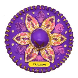 Magneto de resina en forma de un sombrero charro. Souvenir, recuerdo de la Riviera Maya, México