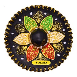 Magneto de resina en forma de un sombrero charro. Souvenir, recuerdo de la Riviera Maya, México