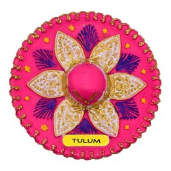 Magneto de resina en forma de un sombrero charro. Souvenir, recuerdo de la Riviera Maya, México