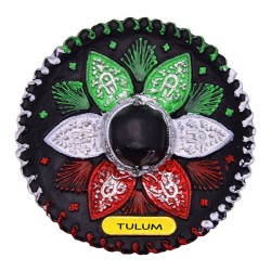 Magneto de resina en forma de un sombrero charro. Souvenir, recuerdo de la Riviera Maya, México