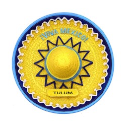 Magneto de resina en forma de un sombrero de paja. Souvenir, recuerdo de la Riviera Maya, México