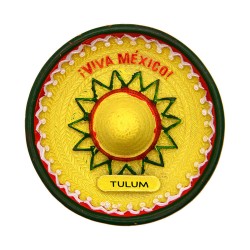 Magneto de resina en forma de un sombrero de paja. Souvenir, recuerdo de la Riviera Maya, México